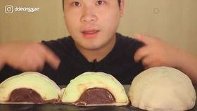 哥哥弟弟吃哈密瓜视频,温馨家庭时光